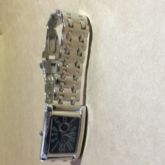 Calvin Hill Quartz Watch - Picture 3 of 7